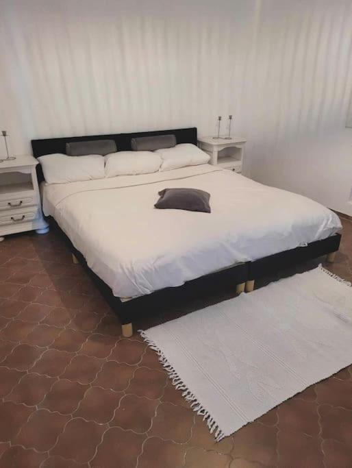 Appartement Proche Aeroport Marseille Marignane - Studio Confortable - Logement Ideal - Hebergement Tout Equipe Rognac Kültér fotó