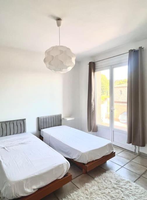 Appartement Proche Aeroport Marseille Marignane - Studio Confortable - Logement Ideal - Hebergement Tout Equipe Rognac Kültér fotó